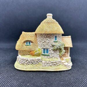 Lilliput Lane “Little Scrumpy” collectible Symbol of Membership 2001/2002
